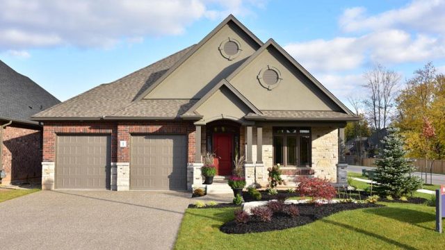 2017_05_11_05_51_16_lucchetta_homes_the_residences_at_hunters_pointe_exterior_2